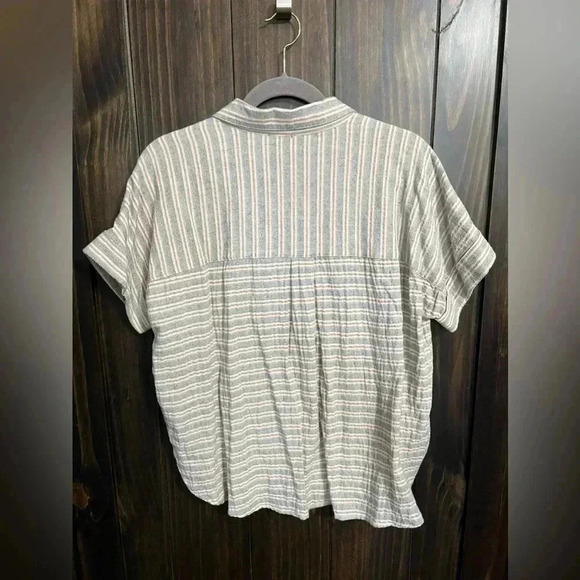 Women’s Buckle Black Striped Shirt. Size: Medium - Picture 7 of 13